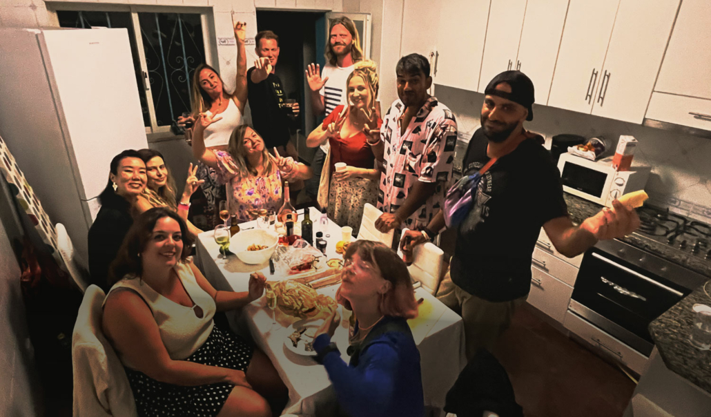 Every good party ends in the kitchen: This picture shows a dozen of digital nomads right there.